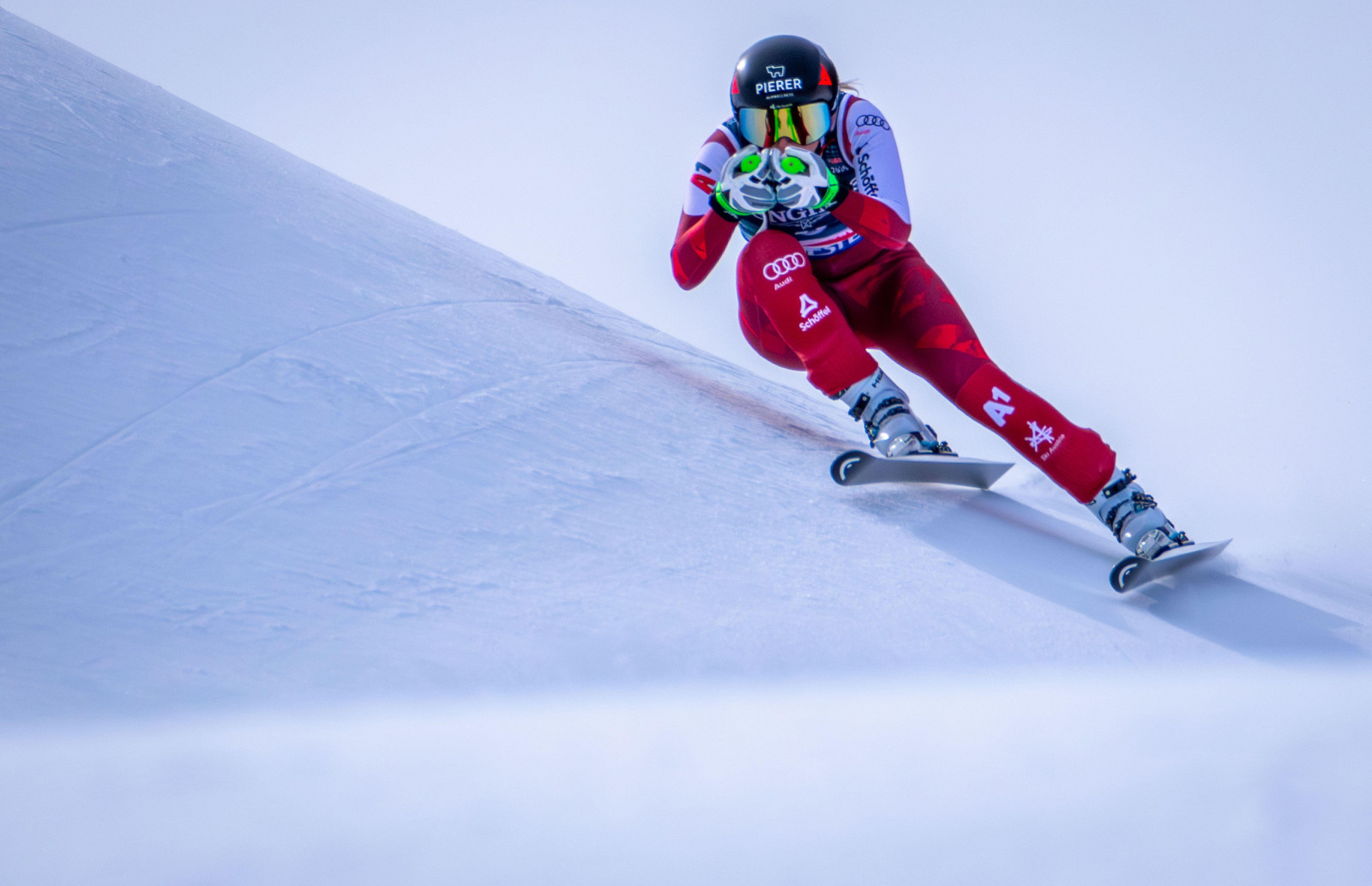 Val d’Isère : Cornelia Hütter domine, Romane Miradoli en embuscade