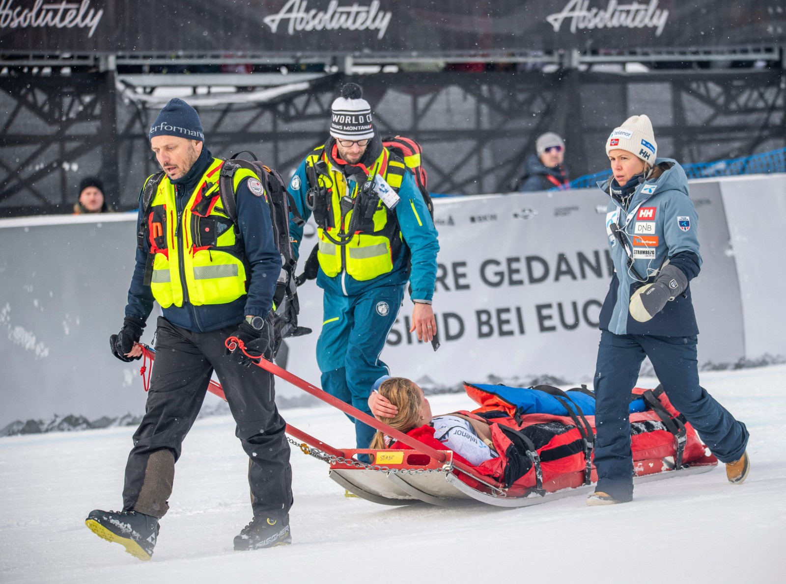 Crans-Montana : descente dames annulée après trois chutes, polémique sur la décision de (re)lancer l’épreuve